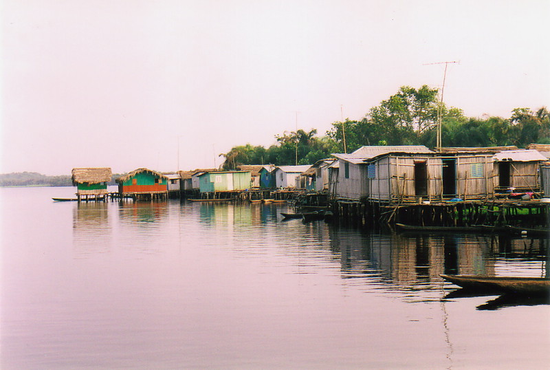 Nzulezo — stilt village on Lake Tadane